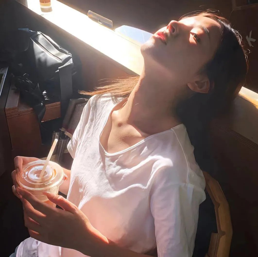 没有男人，女人更美